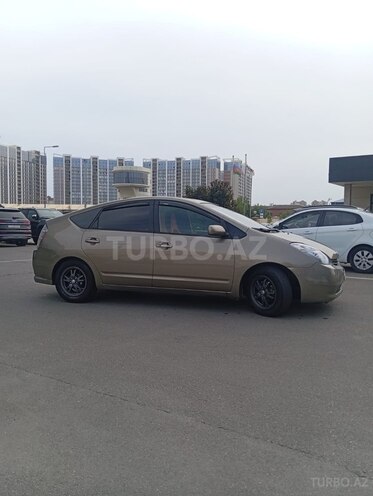Toyota Prius-3