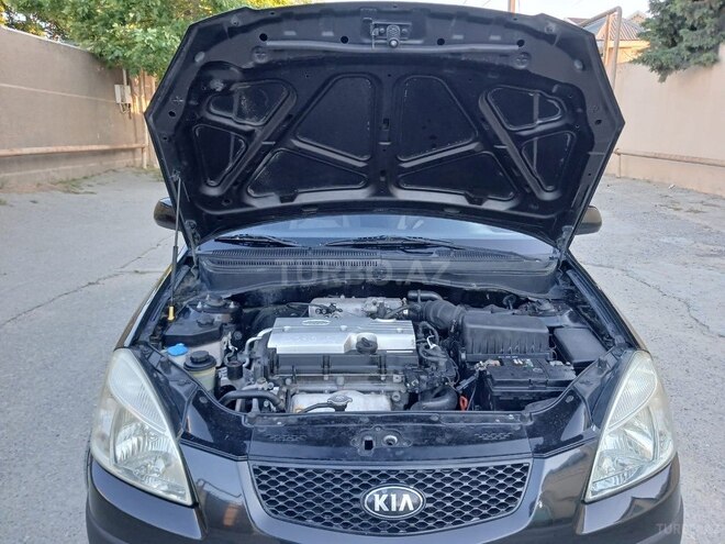 Kia Rio-4