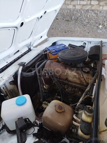 LADA (VAZ) 2107-2