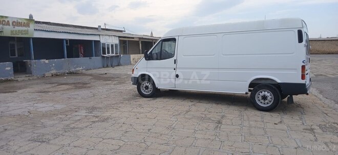 Ford Transit-4