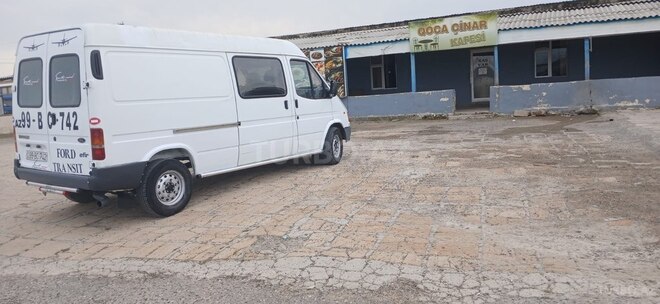 Ford Transit-5