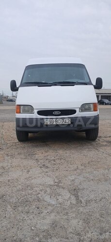 Ford Transit-8
