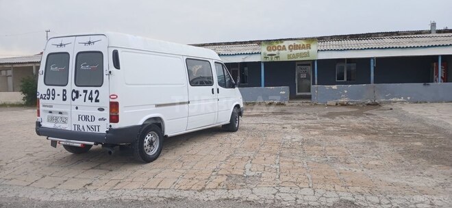 Ford Transit-20
