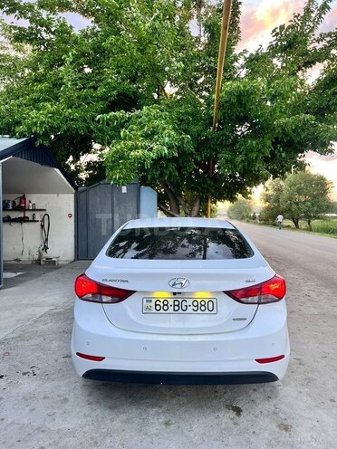 Hyundai Elantra-6