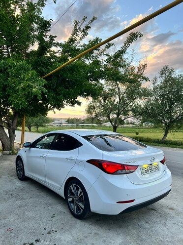 Hyundai Elantra-7