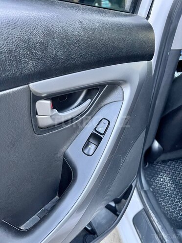 Hyundai Elantra-13