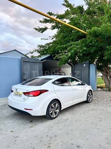 Hyundai Elantra-5