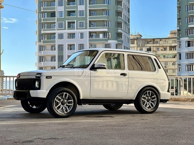 LADA (VAZ) Niva-3