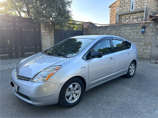 Toyota Prius-2