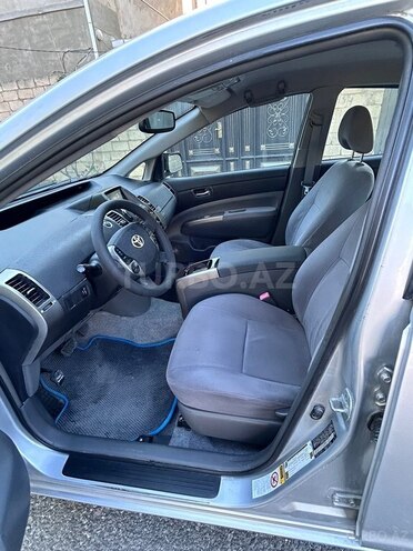 Toyota Prius-10
