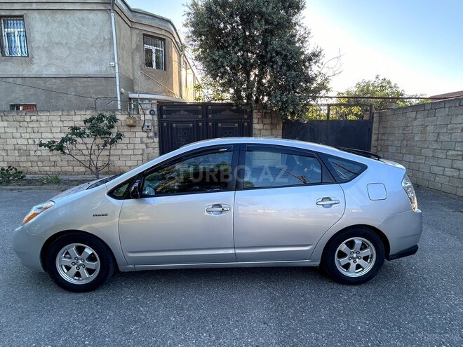 Toyota Prius-4