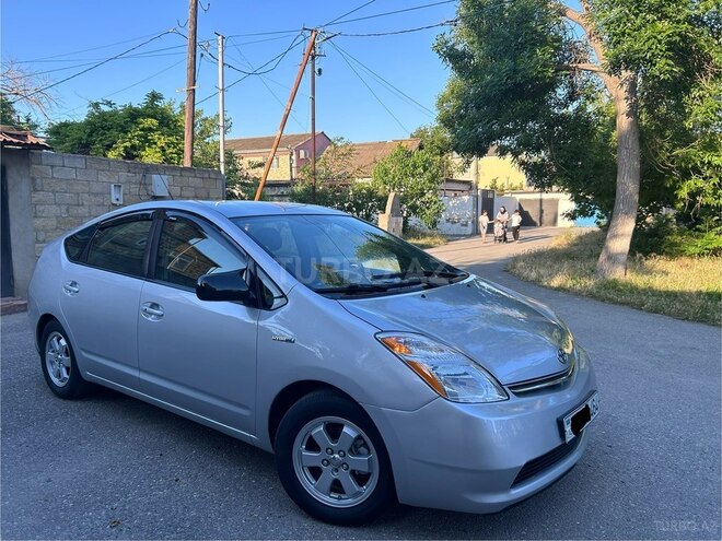 Toyota Prius-8