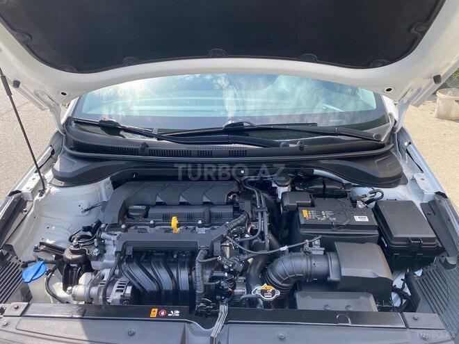 Hyundai Accent-4