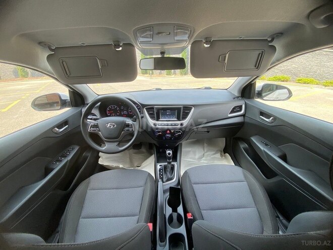 Hyundai Accent-3