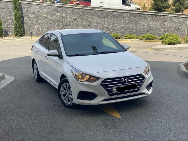 Hyundai Accent-1
