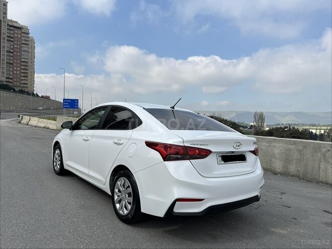 Hyundai Accent-10
