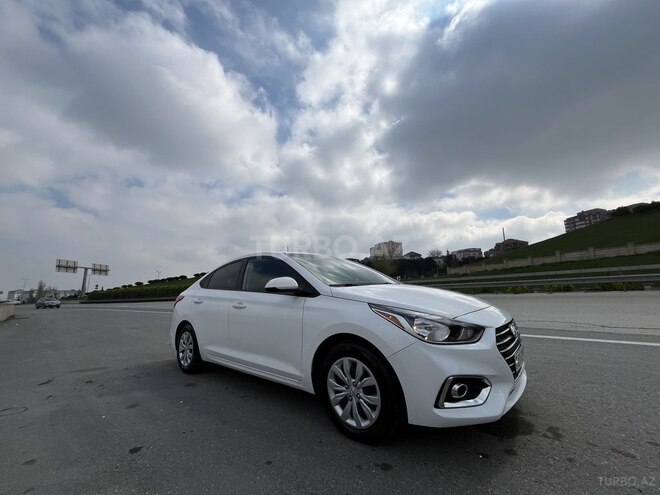 Hyundai Accent-13