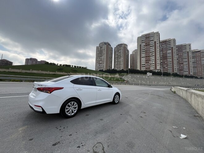 Hyundai Accent-16