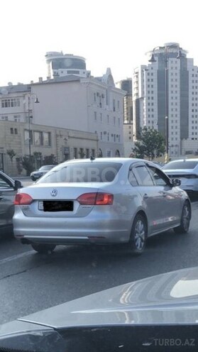 Volkswagen Jetta-8