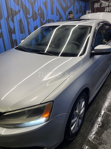 Volkswagen Jetta-6