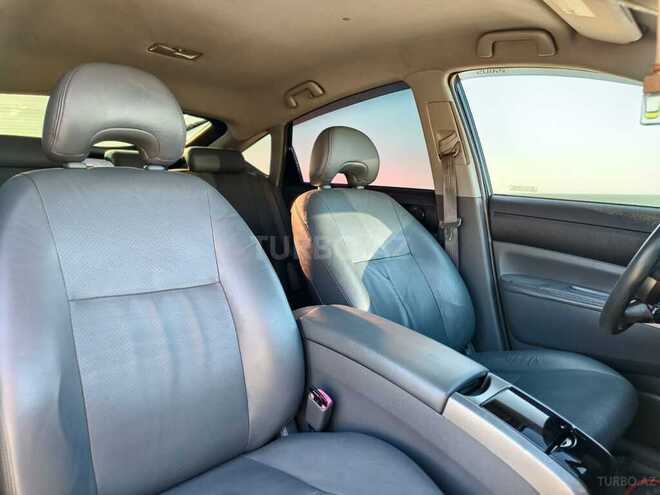 Toyota Prius-12