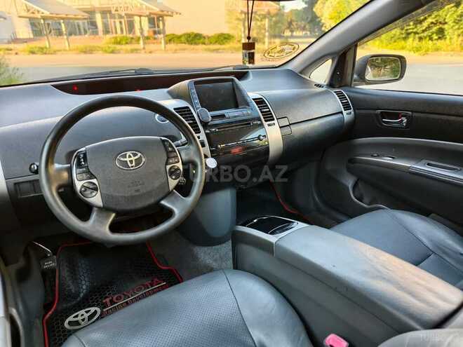 Toyota Prius-8
