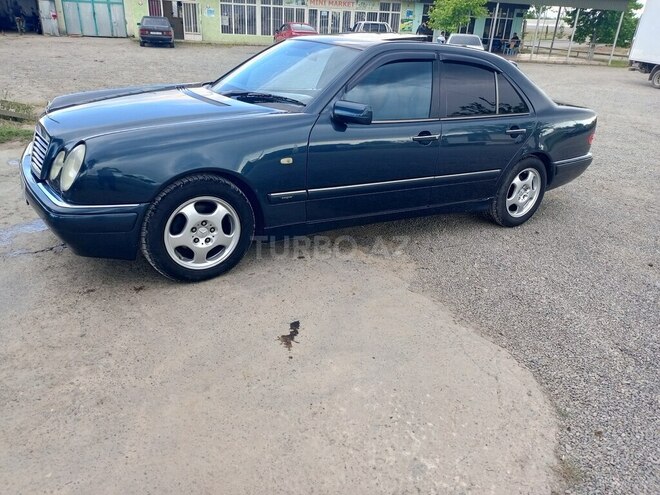 Mercedes E 240-20