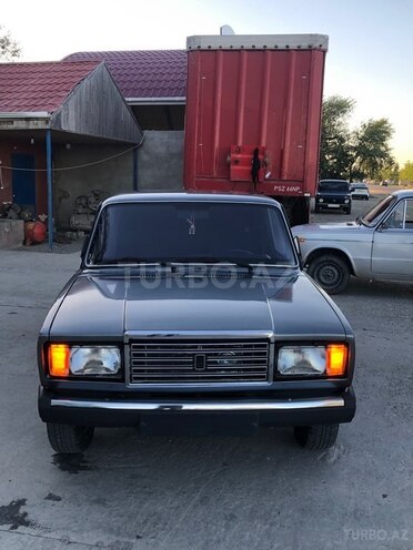 LADA (VAZ) 2107-1