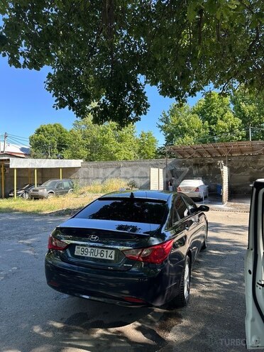 Hyundai Sonata-4