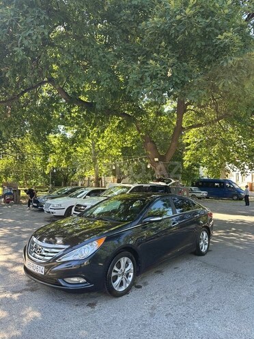 Hyundai Sonata-1