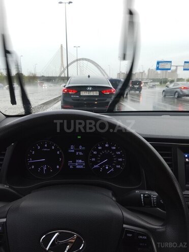 Hyundai Elantra-5