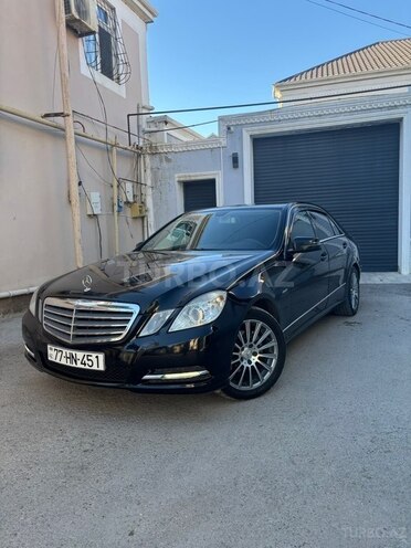 Mercedes E 220-1