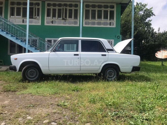LADA (VAZ) 2107-2