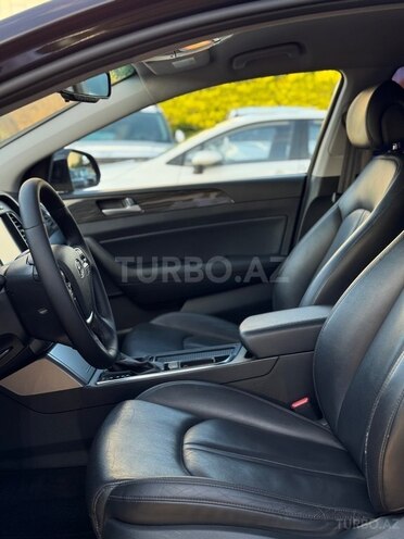 Hyundai Sonata-25