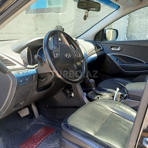 Hyundai Santa Fe-5