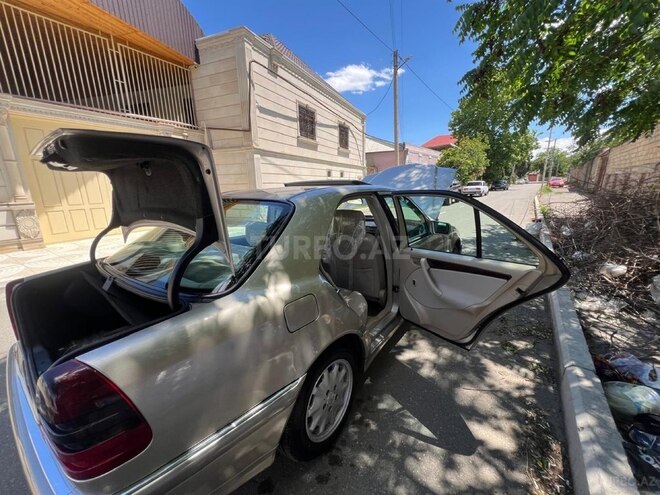 Mercedes C 200-12