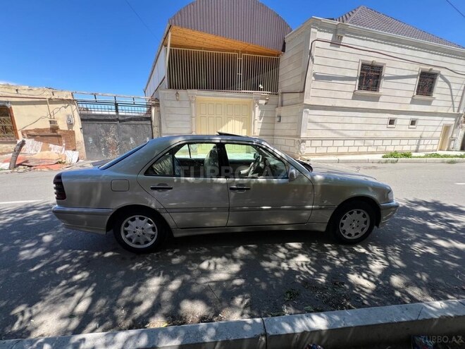 Mercedes C 200-19