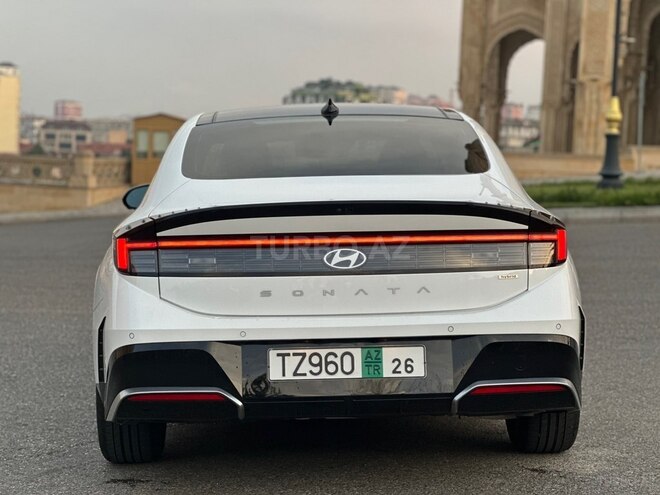 Hyundai Sonata-2