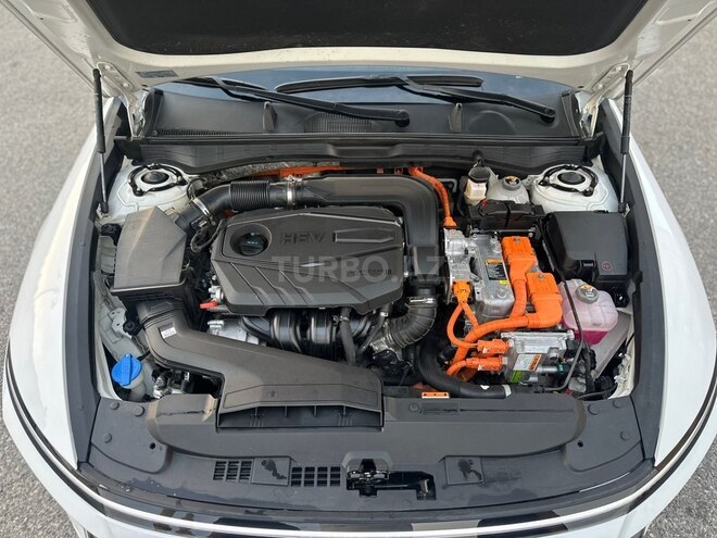 Hyundai Sonata-16
