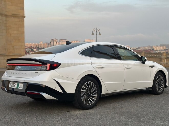 Hyundai Sonata-5
