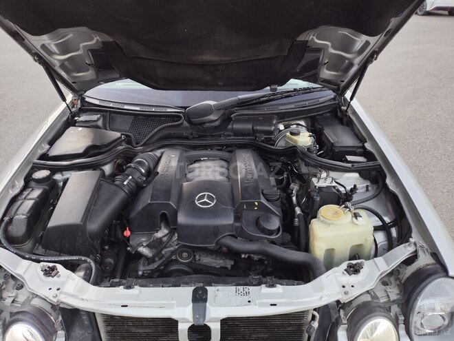 Mercedes E 240-12
