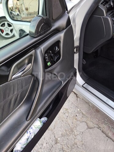 Mercedes E 240-15