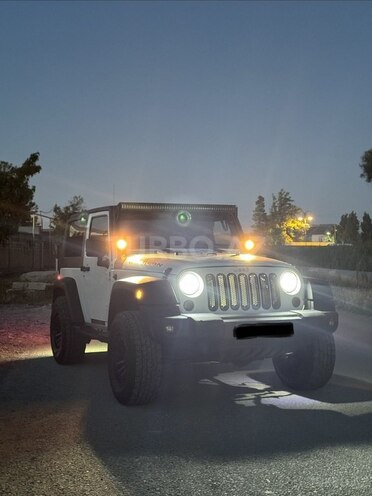 Jeep Wrangler-11