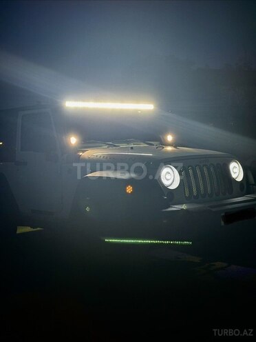 Jeep Wrangler-12