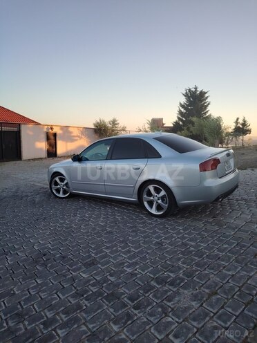 Audi A4-4