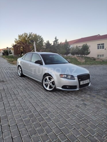 Audi A4-2