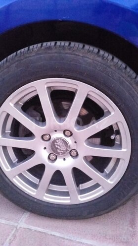 Hyundai Accent-4