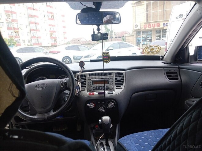Kia Rio-4