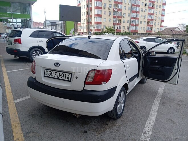 Kia Rio-10