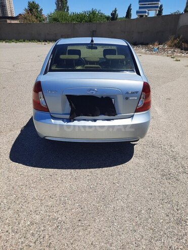 Hyundai Accent-7